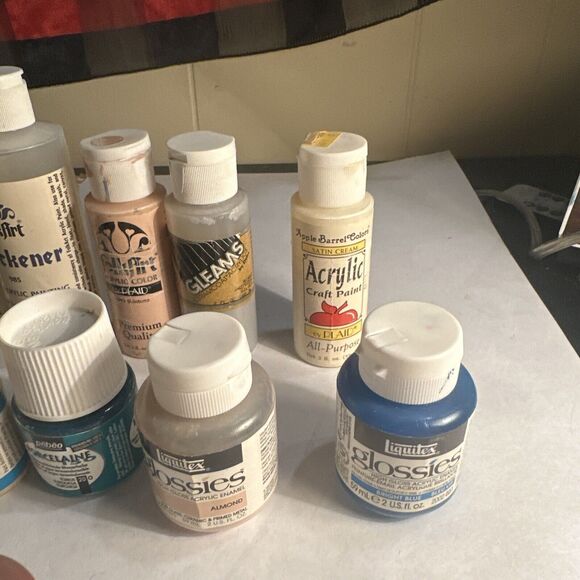 Lot of art and crafts including perm enamel, liquitex,folk art, glosses and more - Picture 6 of 12